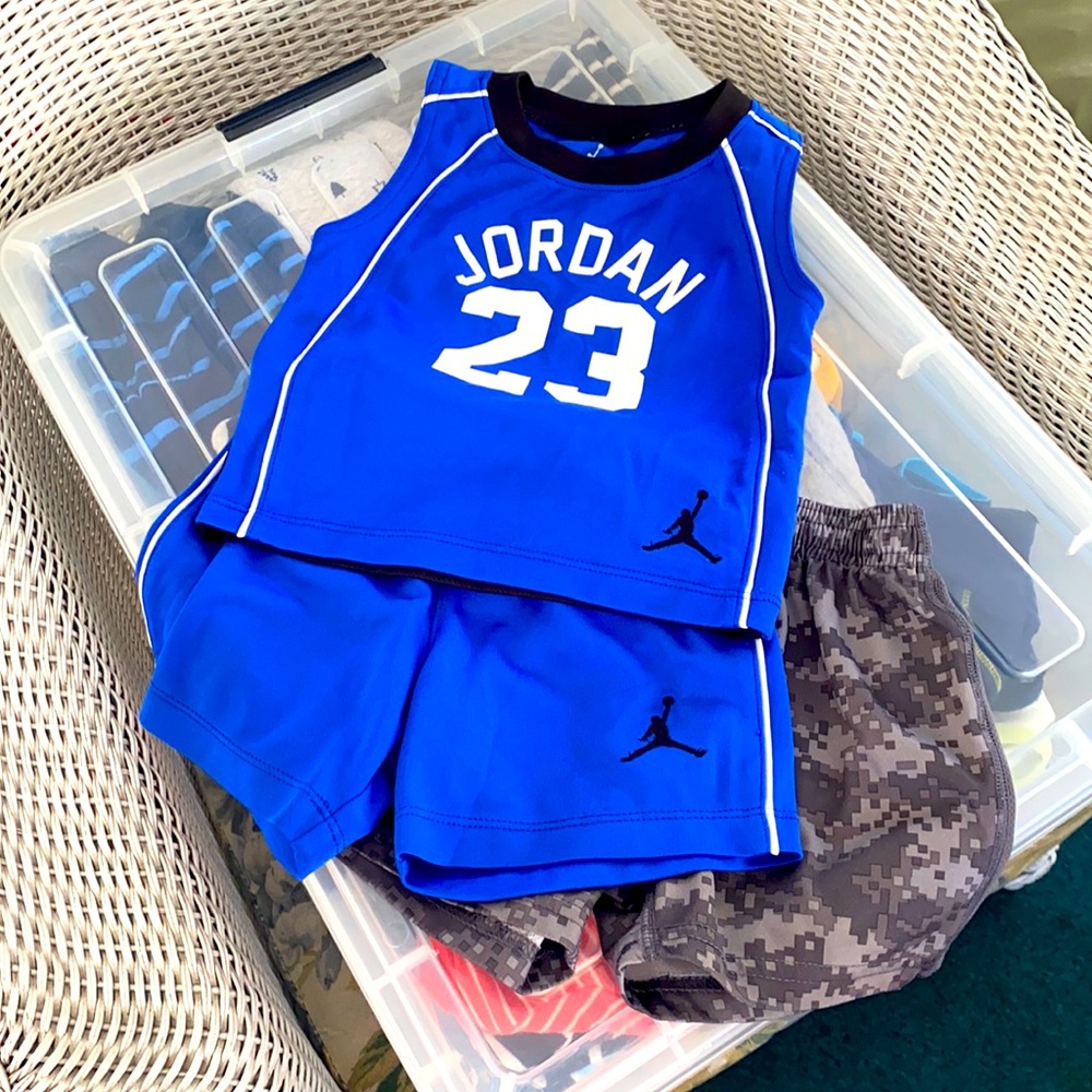 Bundle of Jordan basketball outfit + extra shorts